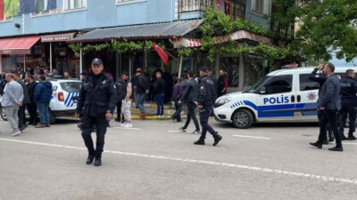 Tartışmayı tatlıya bağlamak için bir araya gelmişlerdi, bu kez kavga çıktı!