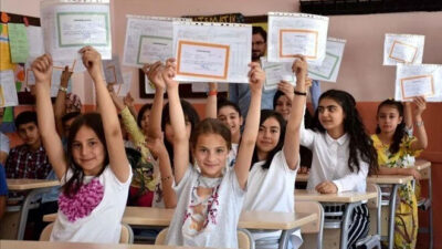 Okullar ne zaman kapanacak? Karneler hangi gün alınacak?