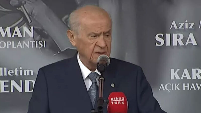 Bahçeli pazar gününü işaret etti: Türkiye’ye yön veremezler, sandıkta hesap görülecek Pazar günü gerçekleştirilecek olan seçimleri işaret eden Bahçeli, 'Bu haçlı