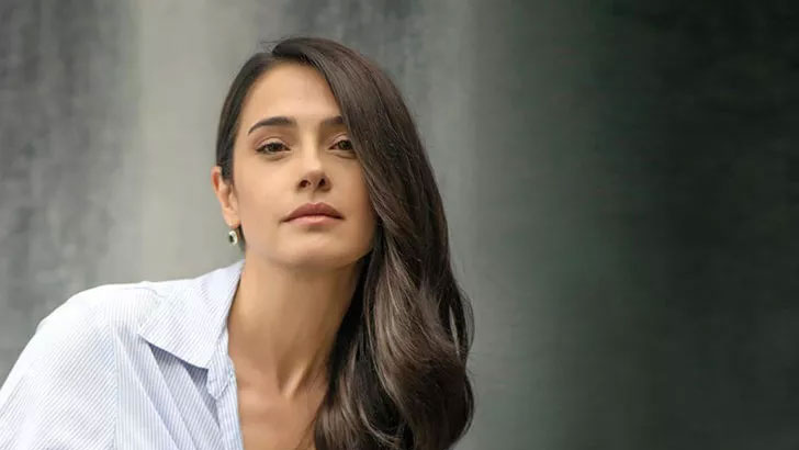 Funda Eryiğit’ten karnı burnunda pozlar! Beğeni yağdı