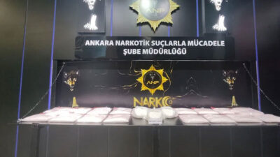 Okul servisinden çıkan 23 kilo uyuşturucu şoke etti