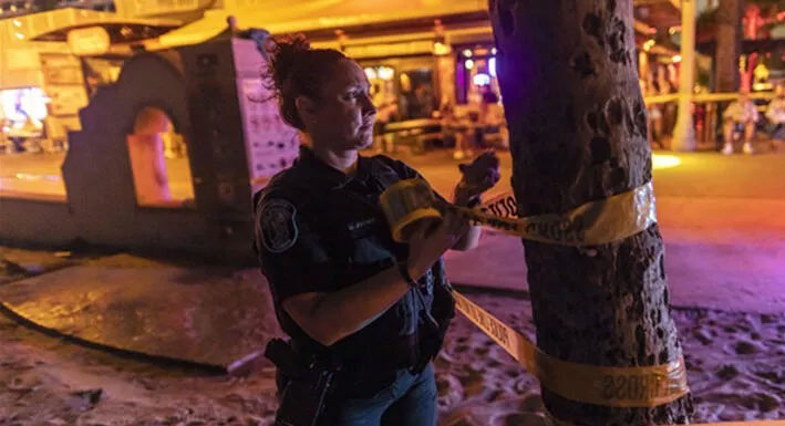 Florida sahilinde silahlı saldırı: 4’ü çocuk 9 yaralı