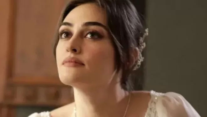 Süper minisiyle sokaklarda boy gösterdi