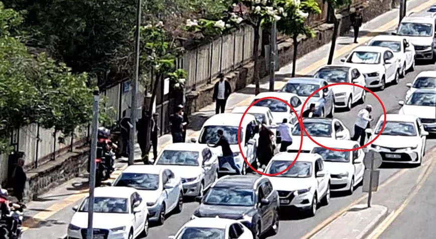 Duruşma çıkışı, adliye önünde kavga! Ortalık karıştı