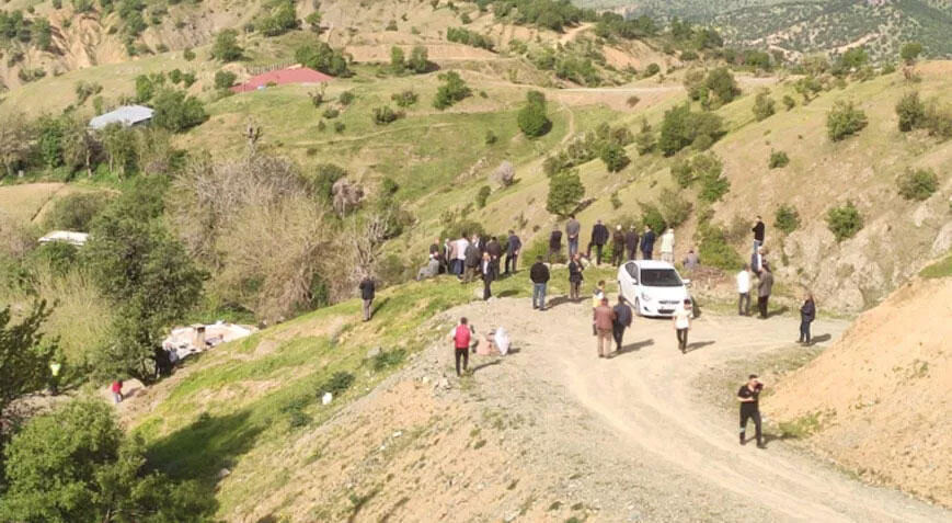 Diyarbakır’da minibüs şarampole devrildi! Ölü ve yaralılar var