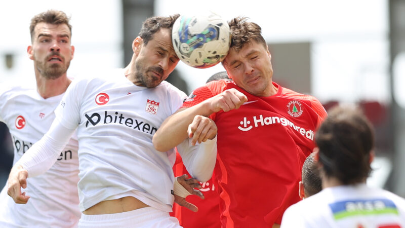 Bursaspor’un eski hocasından Süper Lig’de ilk galibiyet! Mustafa Er'in çalıştırdığı HK Ümraniyespor, sahasında Sivasspor'u 4-1 yenerek ligde