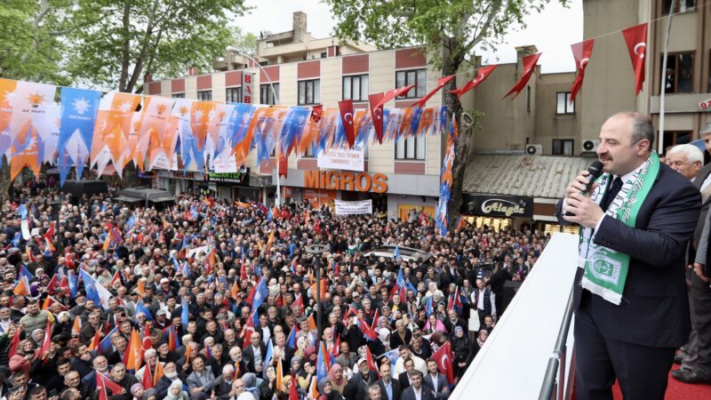 Bakanı Varank İznik’te konuştu: Aziz milletimiz bozgunculara oy vermez Sanayi ve Teknoloji Bakanı Mustafa Varank, "Bu ülkede hizmet sevdası