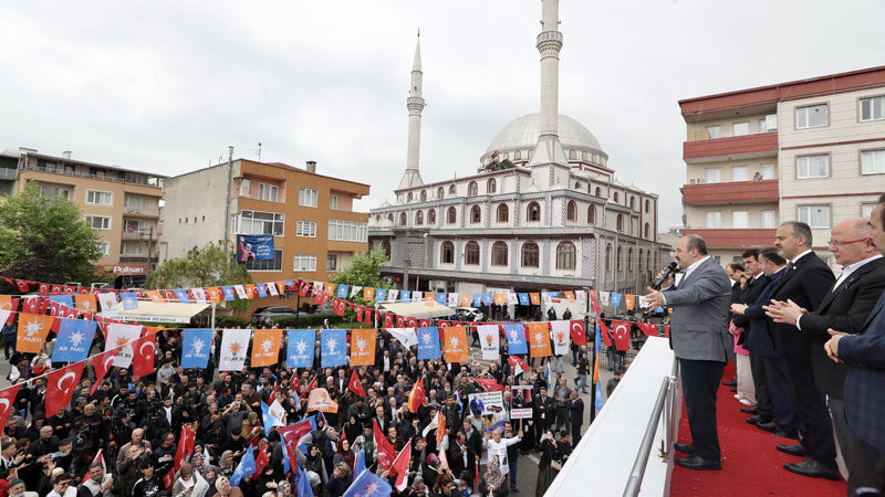 Bakan Varank: Milletimizle beraberiz Sanayi ve Teknoloji Bakanı Mustafa Varank, "Hani sizin huzurunuza gelip