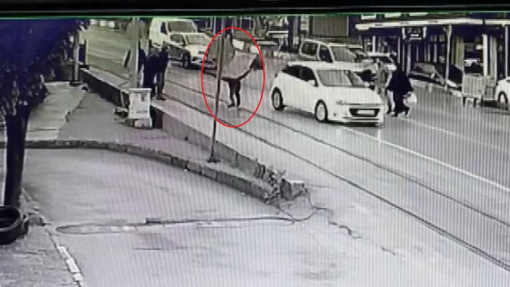 Bursa’da feci olay! Yolun karşısına geçerken…