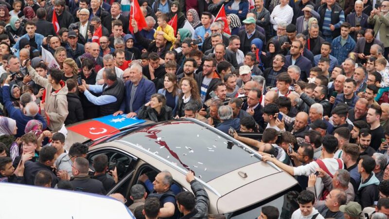 Mustafakemalpaşa’da Togg rüzgarı Türkiye’nin ilk yerli ve milli otomobili Bursalı Togg, Mustafakemalpaşa ilçesinde
