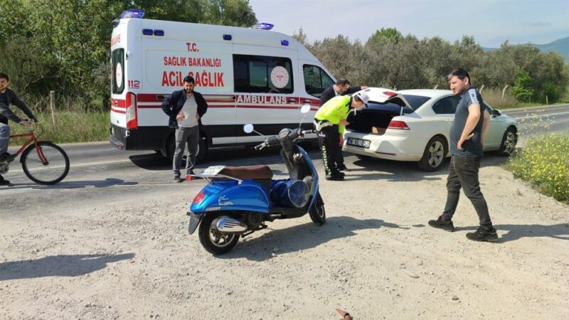 Bursa’da motosiklet otomobile çarptı Bursa'nın Orhangazi ilçesinde önündeki otomobile çarpan motosikletin sürücüsü yaralandı.