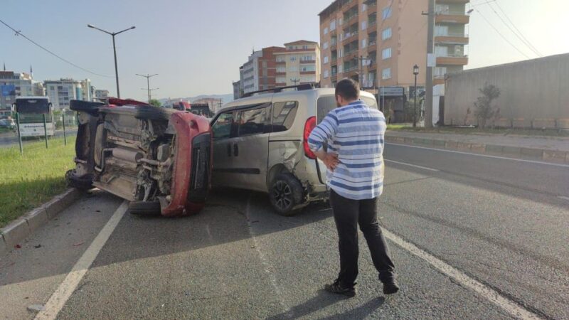 Bursa’da yol verme tartışması kazayla bitti Orhangazi’de sabah saatlerinde ana yol üzerinde meydana gelen trafik kazasında
