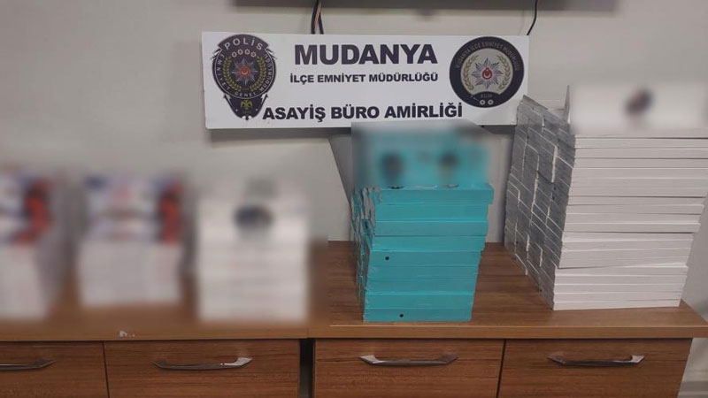 Bursa polisinden kaçak saat operasyonu