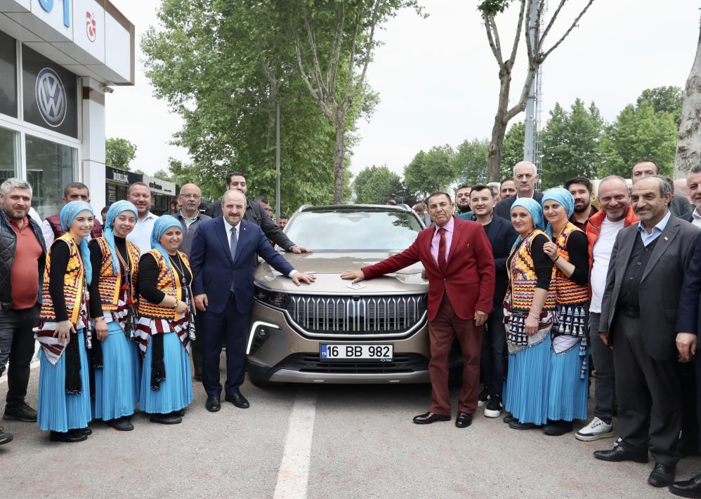 Togg Bursa’daki oto galericilerden tam not aldı Togg Bursa’daki oto galericilerden tam not aldı