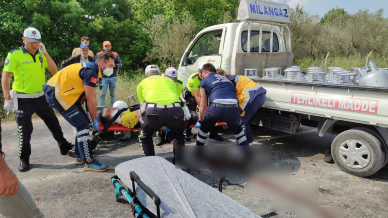 Bursa’da feci kaza: 1’i ağır 2 yaralı Bursa’nın Orhangazi ilçesinde bir motosiklet yan yoldan ana yola çıkış