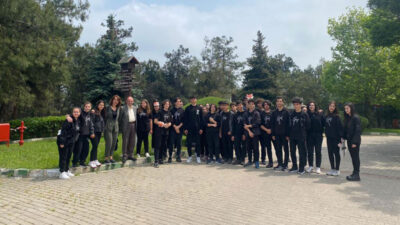 Bursa’da öğrencilerden can dostlara ziyaret