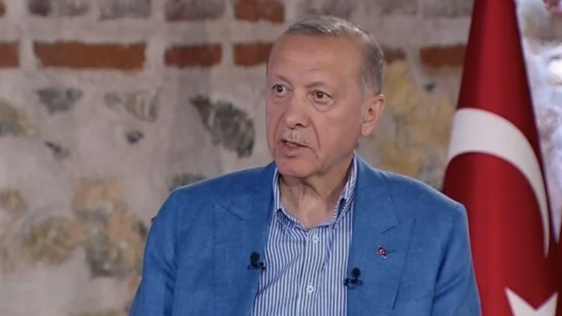 Cumhurbaşkanı Erdoğan: ‘Milletimiz farklı bir karar verirse demokrasinin gereğini yaparız’ Cumhurbaşkanı Recep Tayyip Erdoğan, 14 Mayıs seçimlerini muhalefetin kazanma ihtimali