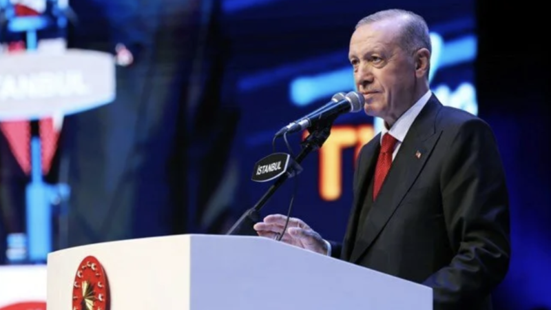 Cumhurbaşkanı Erdoğan: ‘İkinci turdan rekor bir oyla çıkacağız’ Cumhurbaşkanı Recep Tayyip Erdoğan, ikinci turdan rekor bir oyla çıkacaklarını