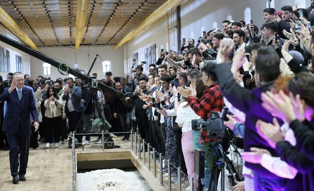 Cumhurbaşkanı Erdoğan gençlerle buluştu