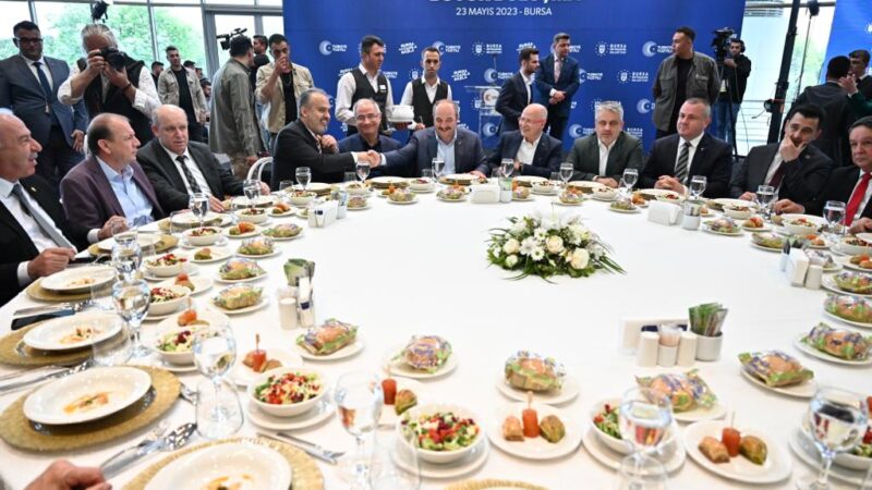 Sanayi ve Teknoloji Bakanı Mustafa Varank, "11 seçimdir yenilen Cumhuriyet