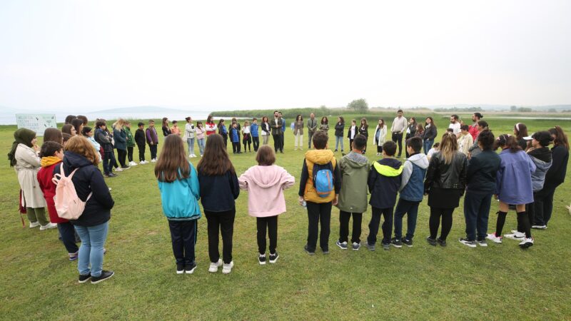 İklim Sözcüleri Fadıllı’nın biyoçeşitliliğini gözlemledi Fadıllı Mahallesi’nin Uluabat Gölü kıyısında bir araya gelen Nilüfer İklim