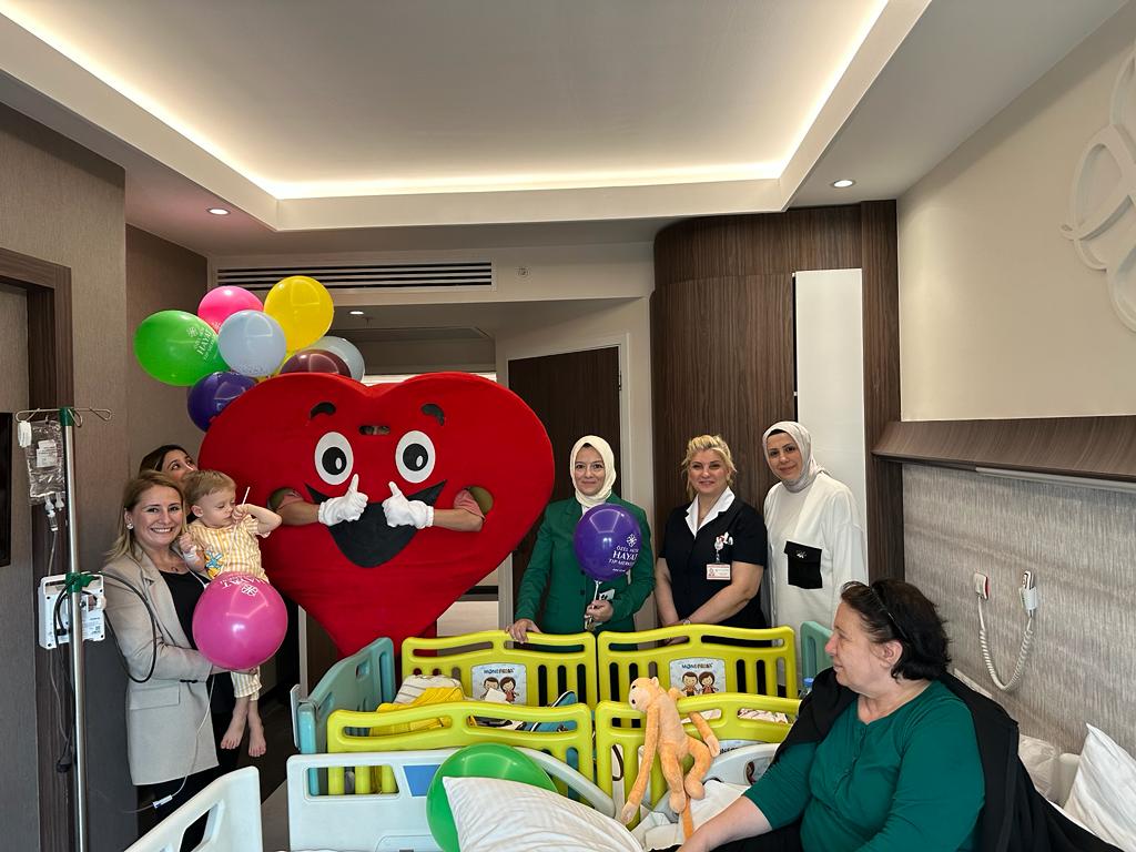 Hayat Hastanesi 45. yıl etkinliklerinde çocukları unutmadı Hayat Hastanesi 45. yıl etkinliklerinde çocukları unutmadı