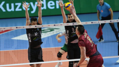 Bursa Büyükşehir Belediyespor - Galatasaray play-off serisinde durum 1-1 oldu.