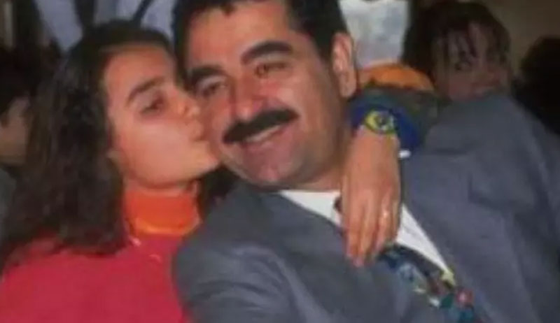 İbrahim Tatlıses ve Perihan Savaş’ın kızından Yasemin Şefkatli ile poz