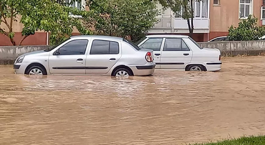 Edirne ve Çorlu’da kuvvetli yağmur