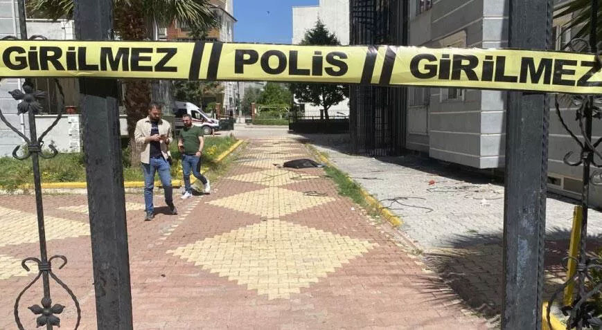 Sır olay! Genç kızın site bahçesinde cesedi bulundu