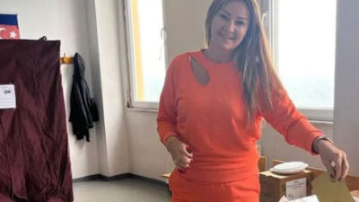 Pınar Altuğ sandık pozuna “Memleketi ne zaman terk ediyorsunuz?” yorumu gelince…