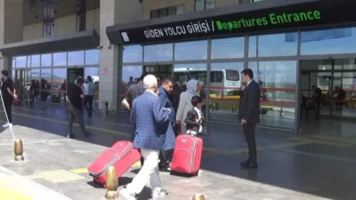 Uçağın içinden bu anonslar duyuldu… Uçuşlar yapılamıyor!