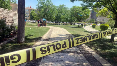 17 yaşındaki Hüseyin parkta kalbinden bıçaklandı