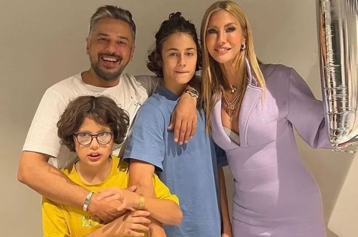 Emre Altuğ babasını toprağa verdi!