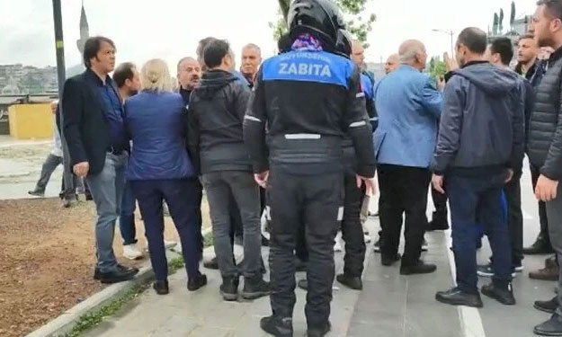 Üsküdar’daki yıkımda İBB İmar Müdürü ve iki zabıtaya saldırı