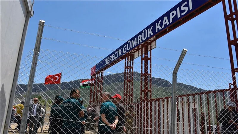 Hakkari’deki Derecik Gümrük Kapısı giriş çıkışa açıldı