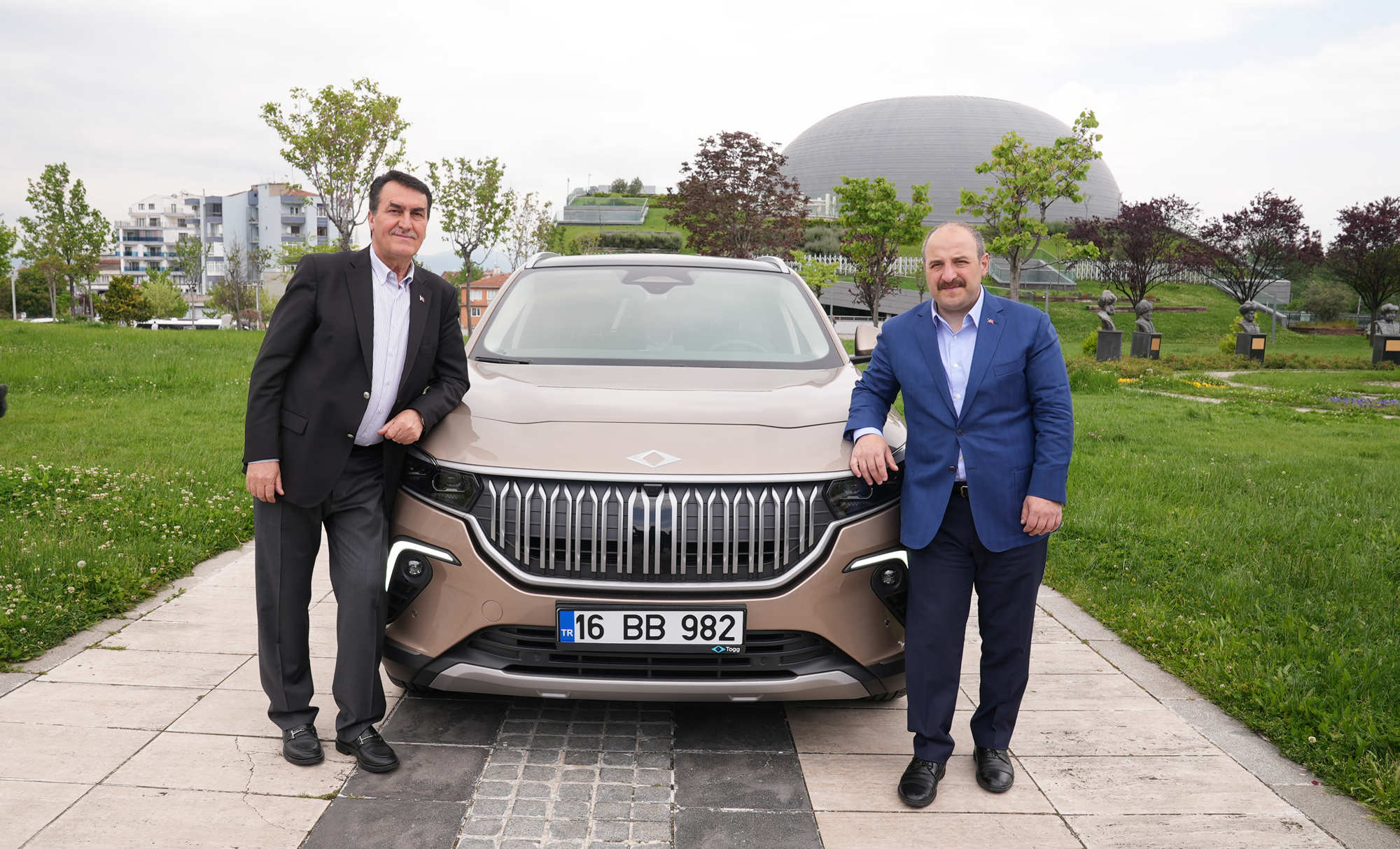 Bakan Varank’tan Panaroma 1326’ya ziyaret! Togg ile geldi Bakan Varank’tan Panaroma 1326’ya ziyaret! Togg ile geldi