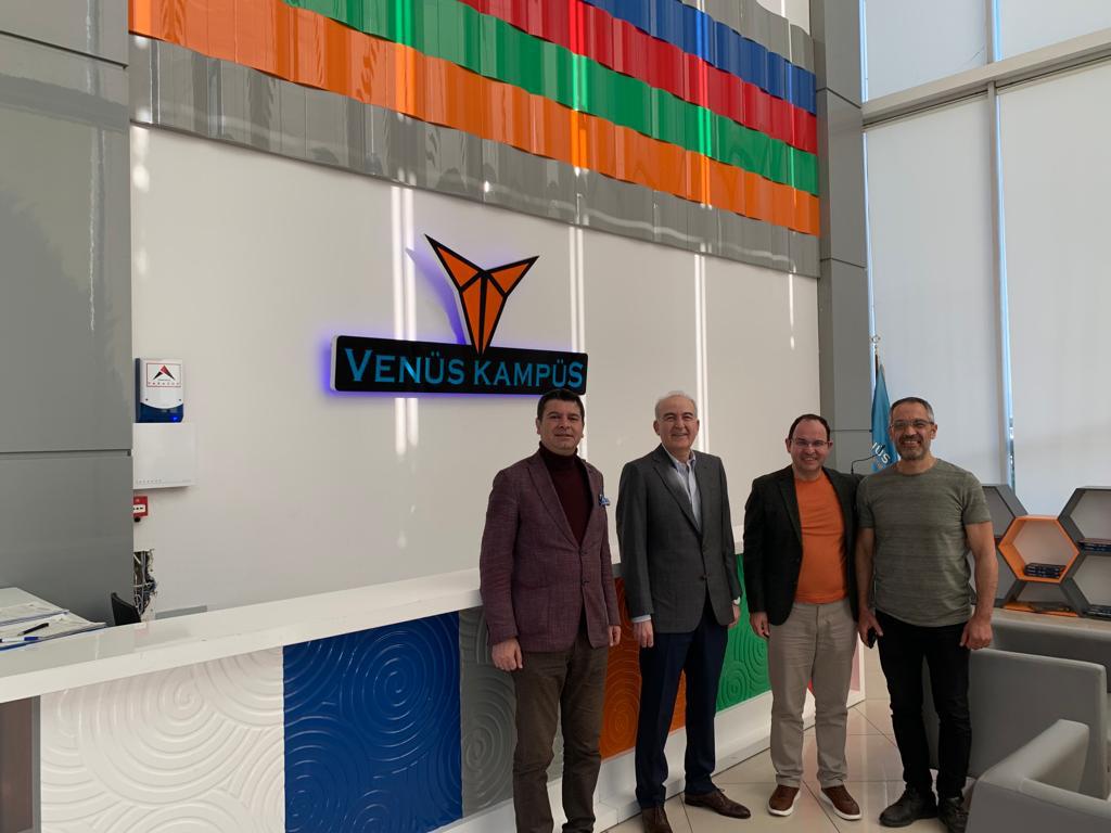 Tofaş fabrikası genel müdür yardımcısı Erdal Zeki Şimşek Venüs Kampüs Fen Lisesi’nde gençlerle buluştu Tofaş fabrikası genel müdür yardımcısı Erdal Zeki Şimşek Venüs Kampüs Fen Lisesi’nde gençlerle buluştu