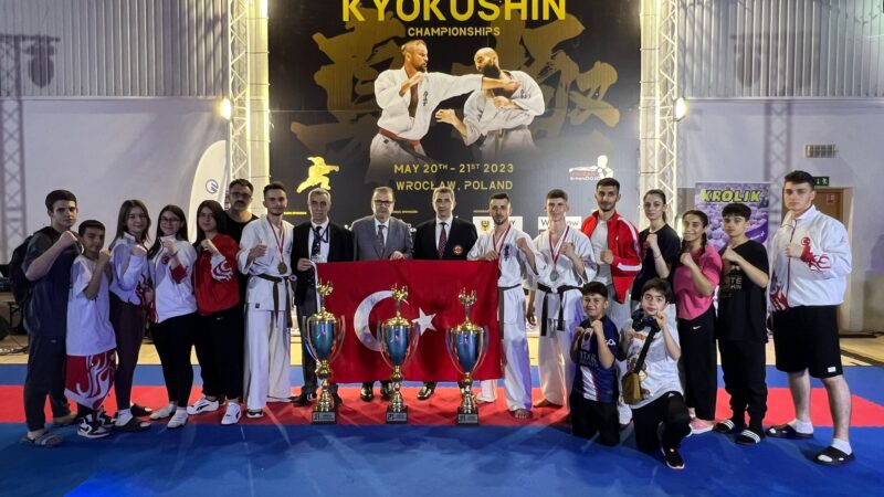 Yıldırımlı sporcular tarih yazdı Yıldırım Belediyesi sporcuları Polanya’nın Wroclav Şehrinde düzenlenen 36. Avrupa Kyokushin