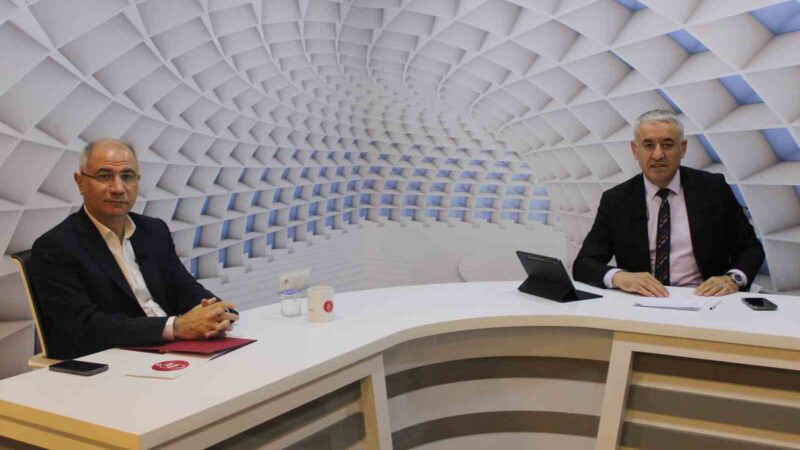 Ak Parti Genel Başkan Yardımcısı Efkan Ala: “Güçlü bir Türkiye için herkes sandığa gitsin” AK Parti Genel Başkan Yardımcısı ve Bursa Milletvekili Efkan Ala,