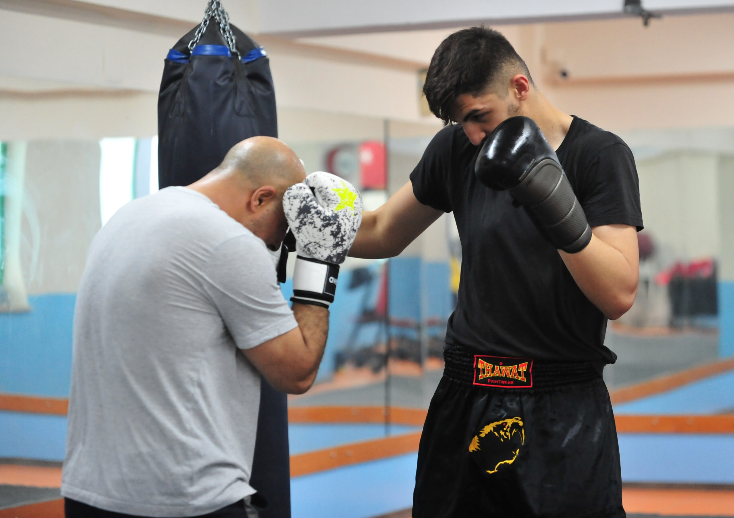 Bursa’da babasıyla yaptığı antrenmanlarla kick boksta dünya şampiyonu oldu