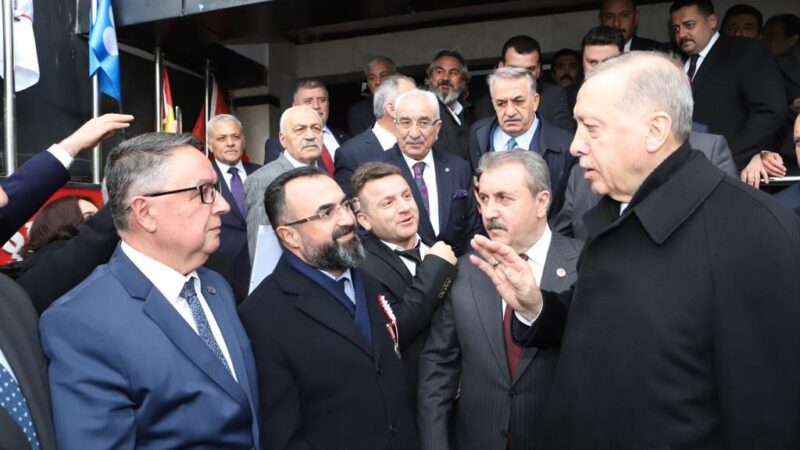 BBP’den Cumhurbaşkanı Erdoğan’a tam destek Büyük Birlik Partisi Genel Başkan Yardımcısı Ekrem Alfatlı, Recep Tayyip