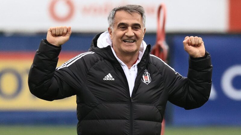 Beşiktaş Şenol Güneş ile pes etmiyor Beşiktaş, Şenol Güneş döneminde pes etmeyen görüntüsüyle dikkat çekiyor. Siyah