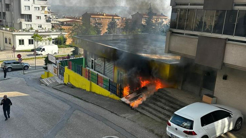 Bursa’da faciadan dönüldü! Anaokulu alev alev…