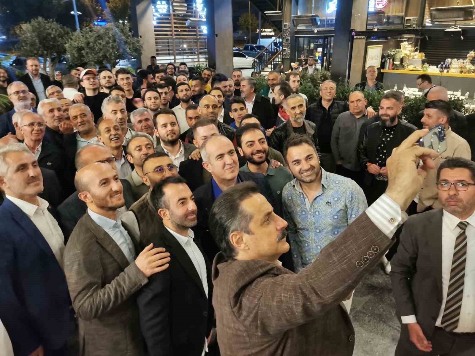 Bursa’da Faruk Çelik’e yoğun ilgi! 500 araçlık konvoyla karşılandı