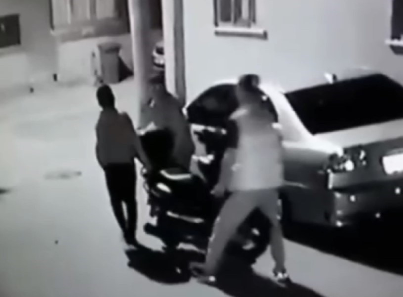 Görüntüler Bursa’dan… Motosikleti kucaklayarak çaldılar