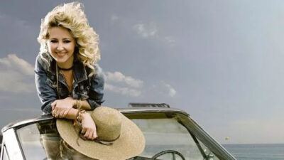 Pınar Aylin güzelliğiyle yıllara meydan okuyor! Son haline beğeni yağdı