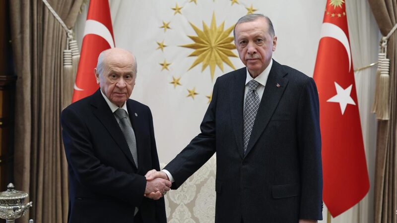 Cumhurbaşkanı Erdoğan’dan Bahçeli’ye teşekkür telefonu Cumhurbaşkanı Recep Tayyip Erdoğan, telefonla aradığı MHP Genel Başkanı Devlet