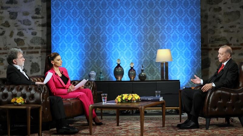 Cumhurbaşkanı Erdoğan’dan kira artış oranlarına ‘tedbir’ uyarısı Cumhurbaşkanı Erdoğan, "Kira artış oranları konusunda cebri adımlar atmak zorundayız.