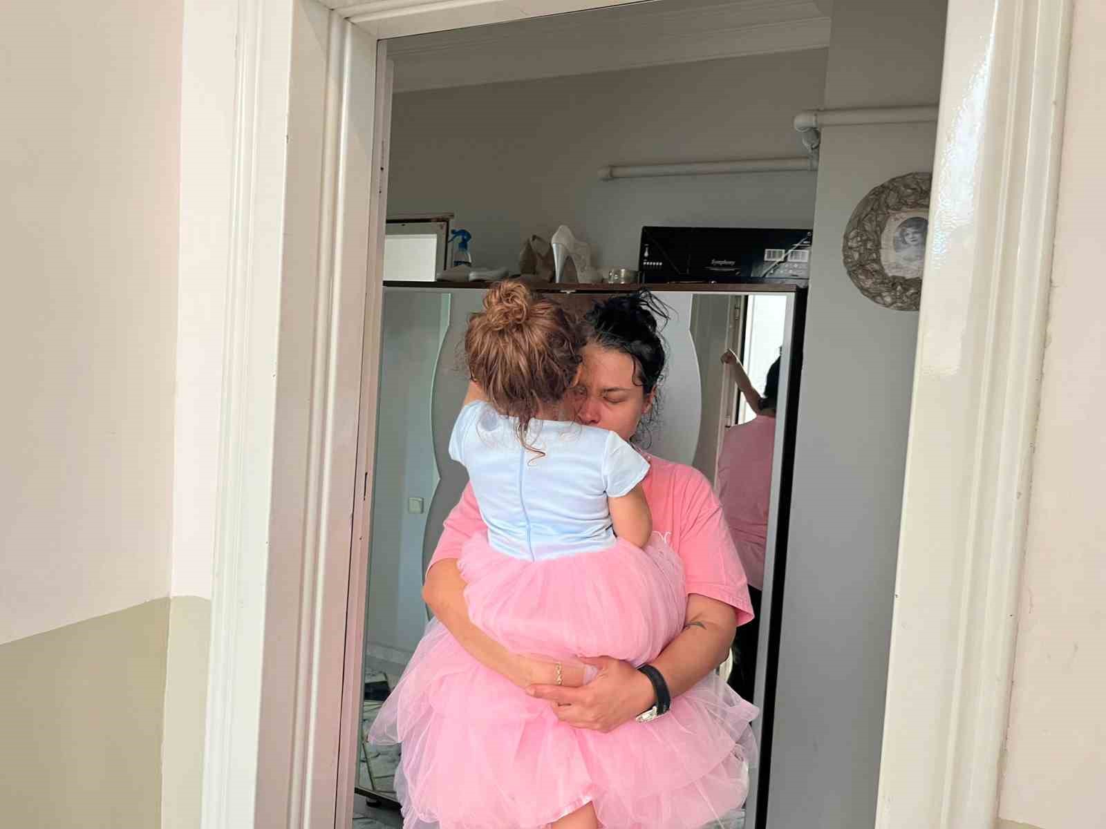 Bursa’da ev hapsi cezası verilen kadın: “3 yaşındaki kızım da benimle birlikte ev hapsi yaşıyor”